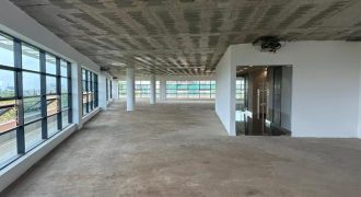 119,000 ft² Commercial Property with Backup Generator at School Lane